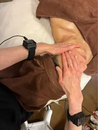 【月2名限定】心地よい温熱ハンド技術✨お顔のもたつきスッキリ！理想の上向き印象へ