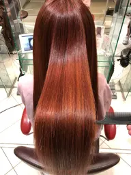ノーダメージで驚きのツヤ感持続アイロン要らず✨美髪矯正ストレート＆全体カラー⭐︎髪質改善トリートメント込み