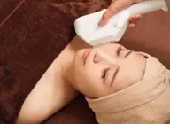 【フォト】夏のダメージによるシミくすみに!透明感UP&リフトUPを同時に✨美容ライトフェイシャルで憧れの韓国肌💓45分