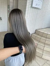 人気Ｎｏ．2❤️ブリーチなのに艶々になるブリーチオンカラーとカット◎