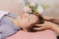 頭蓋骨を緩めて、脳脊髄液を流すヘッドスパ🪴頭の中をデトックス!頭のモヤモヤがとれて頭がスッキリ🎉睡眠の質が上がる⤴️