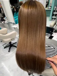 似合わせカット+ブリーチ無しWカラー+高濃度水素トリートメント