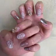 自分の好みのネイルにしたい方おすすめ！パーツ持ち込みOKなやり放題ネイル💅🏻💖