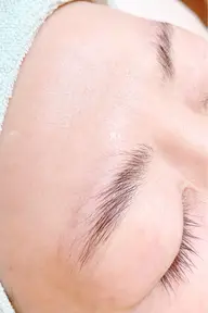 ☑︎ 【毛流れを創る】眉ブロウラミネート