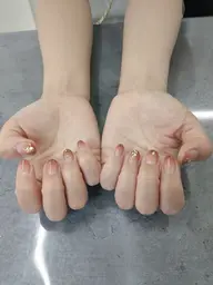 グラデーションネイル💅✨オフ込み💕シンプルネイル✨お好きなカラーをお選びいただけます❣️