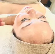 【敏感肌さん向け】透明感ある艶肌へマイルドピーリング