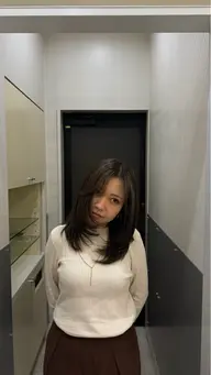 【派手すぎないのにしっかり垢抜け】　　　　　　　　　　　　🩵ハイライト＋オンカラー＋トリートメント