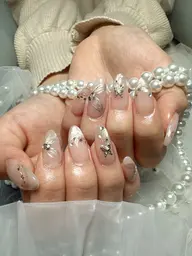 【🌟チップ長さだし🌟】ベース色自由チップ長さだし+ストーン自由/パーツ4個付け放題(手書きok、痛いネイル不可)