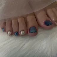 フットネイル（両足親指のみデザイン）