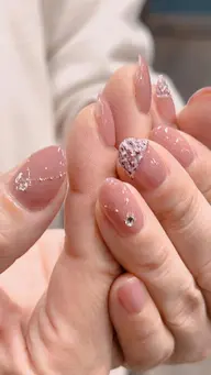 💎パラジェル💎お任せデザインネイル💅オフあり　ワンカラーにデザイン2本になります。