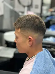 フェードカット＋シャンプー＋眉カット