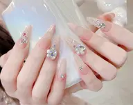 もう一つのアカウントロングネイル長さ出し専門 Spade Q でもご予約いただけますので、ぜひご利用ください。