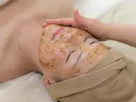 【ニキビケア・毛穴レス・肌質改善】ハーブピーリング