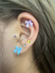 耳ツボジュエリー〈デザインコース〉👂🦋❤︎スワロフスキー4粒パーツ2粒❤︎