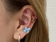 格安！！🎀🎀流行りの耳つぼジュエリー　両耳で10粒程度　2000円！