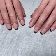 【初回オフ代無料】ハンドジェルネイル フレンチ(根元クリア)¥8800▷▶¥8000