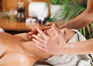 小顔マッサージ、腸もみ、くびれ作り、全身のリンパを流すアーユルベェーダのフルパッケージ✨