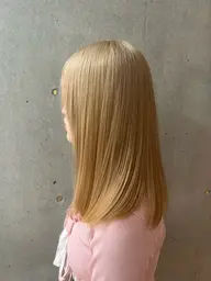 [✨✨透明感感じる艶カラー+カット]<<透明感感じる艶カラーと収まりのいいまとまるカットをご提案✌️🫧✨>>