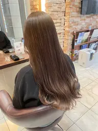 【🌈ブリーチなしカラーで明るく🌈】ダブルカラー+トリートメント指名料込み❣️10000円