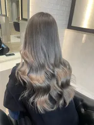 【ハイトーンで艶✨】ケアブリーチ+艶カラー+髪質改善トリートメント+カット