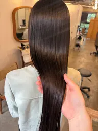 【6日9:00​〜​、U24限定】縮毛矯正リタッチ＋ケアトリートメント💫💫