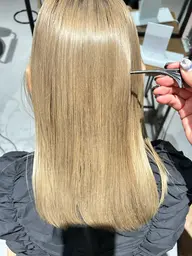 ☁️🕊️カット＋ケアブリーチ＋カラー🍒🧡 髪の状況により料金の変動あり💦