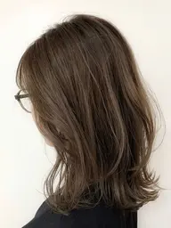 【三月限定クーポン✨】毎日一名限定。お家での手入れ簡単☆似合わせカット+外国人風カラー+ケアプロ付き潤艶トリートメント