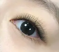 【まつエク】ボリュームラッシュ60本(上) 軽さがある3Dラッシュボリューム+濃密今までない密度の仕上がり施術時間30分
