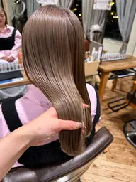 🫧【ブリーチで明るく、カラーで美しく】　　　カット+ケアブリーチカラー+トリートメント