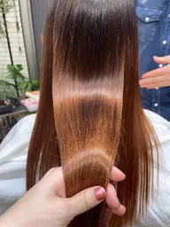 【自然なストレートヘアに🪽】毛先まで柔らかくまとまる縮毛矯正✨毎日のスタイリングが快適😌カット縮毛矯正トリートメント