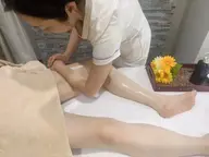 癒し・大人のアロマリンパオイルマッサージ50分(デコルテあり)