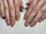 ネイルケア💅甘皮周りの処理​〜​お爪の形を整え、仕上げに、お爪の表面を艶々に仕上げます✨