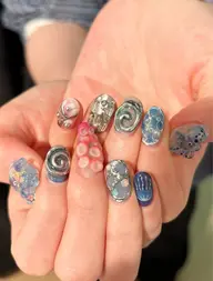 ⭐️お任せ個性派ネイル⭐️（ソフトジェルオフ +1100  長さ出しオフ+2200)💅