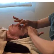 フェイシャルと首肩の凝りのケア60分