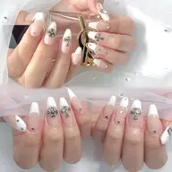 🎀フレンチネイル🎀(オフなし)ベースカラーを追加の場合＋¥1000頂戴しております🙇🏻‍♀️⸒⸒