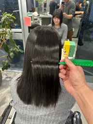 🟦縮毛矯正(全体)＋カット＋トリートメント🟦