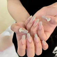 【グラデーションネイル】ベースカラー追加は500円かかります