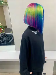 【✔💯推しカラーにしたい方も大歓迎💯】【✨️ケアブリーチ使用✨️】デザインカラー＋オージュアトリートメント✨💎