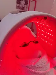 🇰🇷韓国で話題の＼LEDセラピー／＆毛穴洗浄ケア🩷 ニキビ、ニキビ跡！集中ケア💕ダウンタイムなし