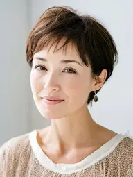 大人女性　トップにボリュームが欲しい方限定　ショート