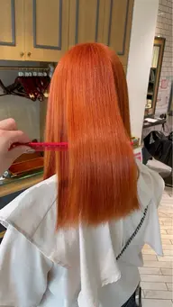 ✨1bleach+color✨ ⚠️髪の長さが肩より下の方は、ロング料金1000円いただいております🙇♀️