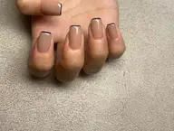 [初回オフ無料] 先端のラインが指先をすらっと長く、上品に見せてくれるスキニーフレンチ🌿