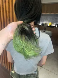 デザインカラー 🪻（部分的ブリーチ込み🪄）＋トリートメント