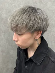 【minimo限定‼️】骨格矯正メンズカット＋ケアブリーチシルバーカラー🔥(ミニモ学割⚡️)