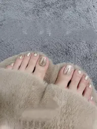 【オフ無し】フットネイル👣ワンカラー/ラメグラ/マグネット
