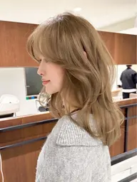 ナチュラルだけど印象UP💫ワンブリーチカラー