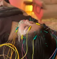 大満足♥️頭/お顔/首肩/デコルテ/腕/足(美容鍼&仰向け全身)鍼60本🪡32ヶ所電流⚡️【まるで8頭身コース】60分