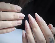 【スカルプ】長さ出し+ジェルワンカラー、ラメグラデーション \11500→\9500「しっかりケア+美フォルム込」