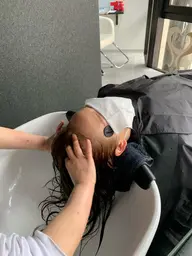【ヘッドスパ《10分》＋プチトリートメント】綺麗な状態からキューティクル補修👩美髪への第一歩♪