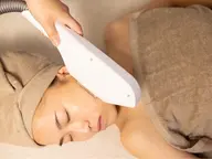 お顔脱毛　お顔パック付